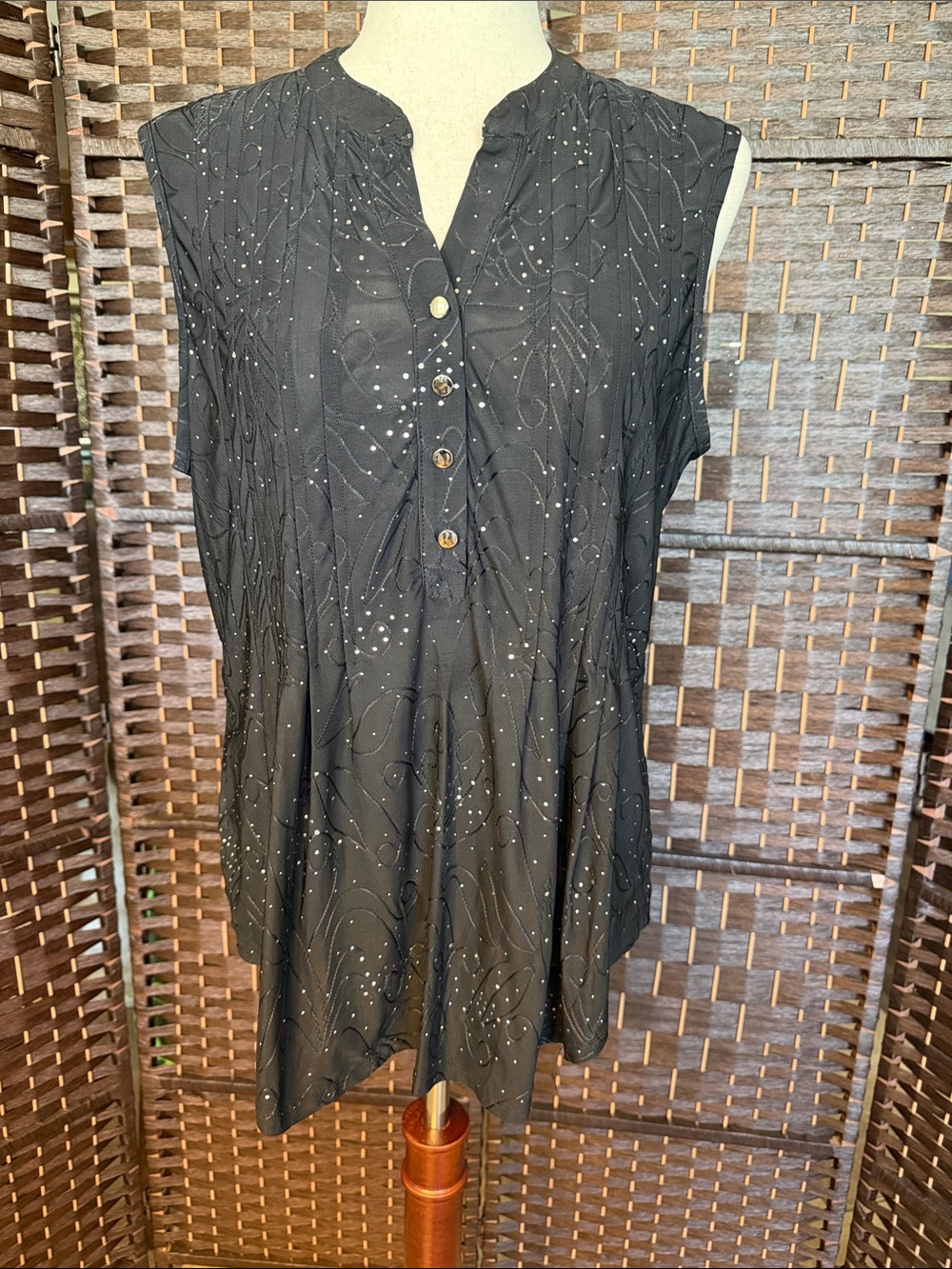 Cocomo Black Sleeveless Button-Front Blouse with Subtle Dot Swirl Print